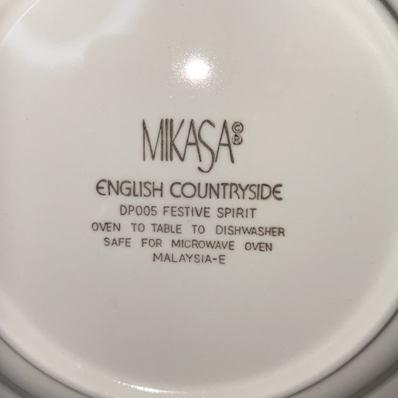 Christmas Plate by Mikasa - Picture 3 of 6